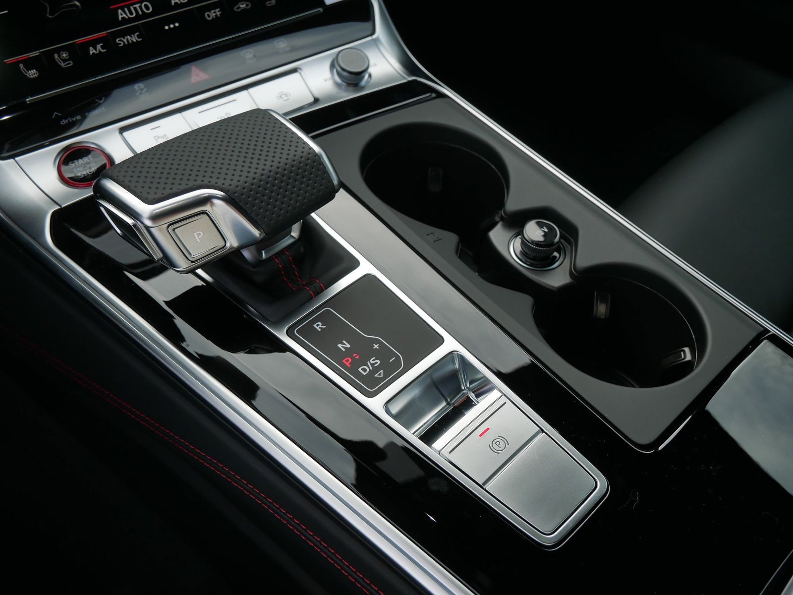 Thumbnail: 2026 Audi RS 6 - 18