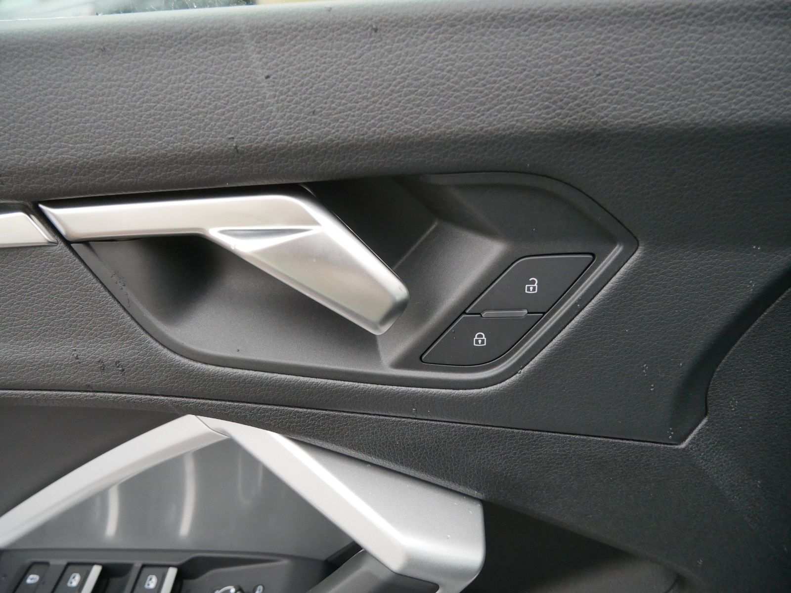 Thumbnail: 2025 Audi Q3 - 17