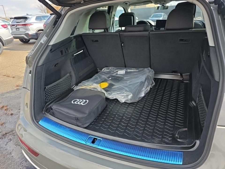 Thumbnail: 2025 Audi Q5 - 10