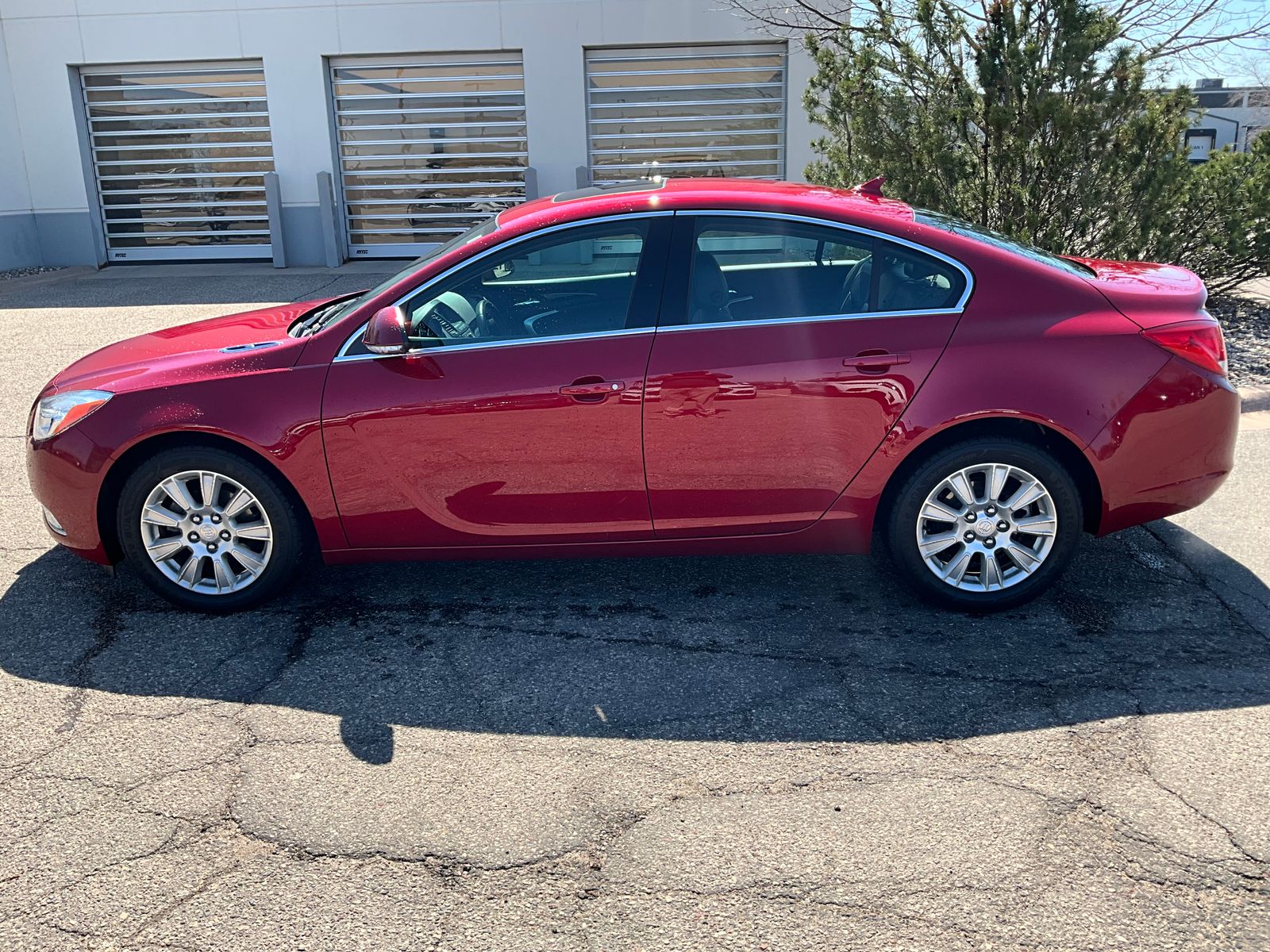 Thumbnail: 2012 Buick Regal - 10