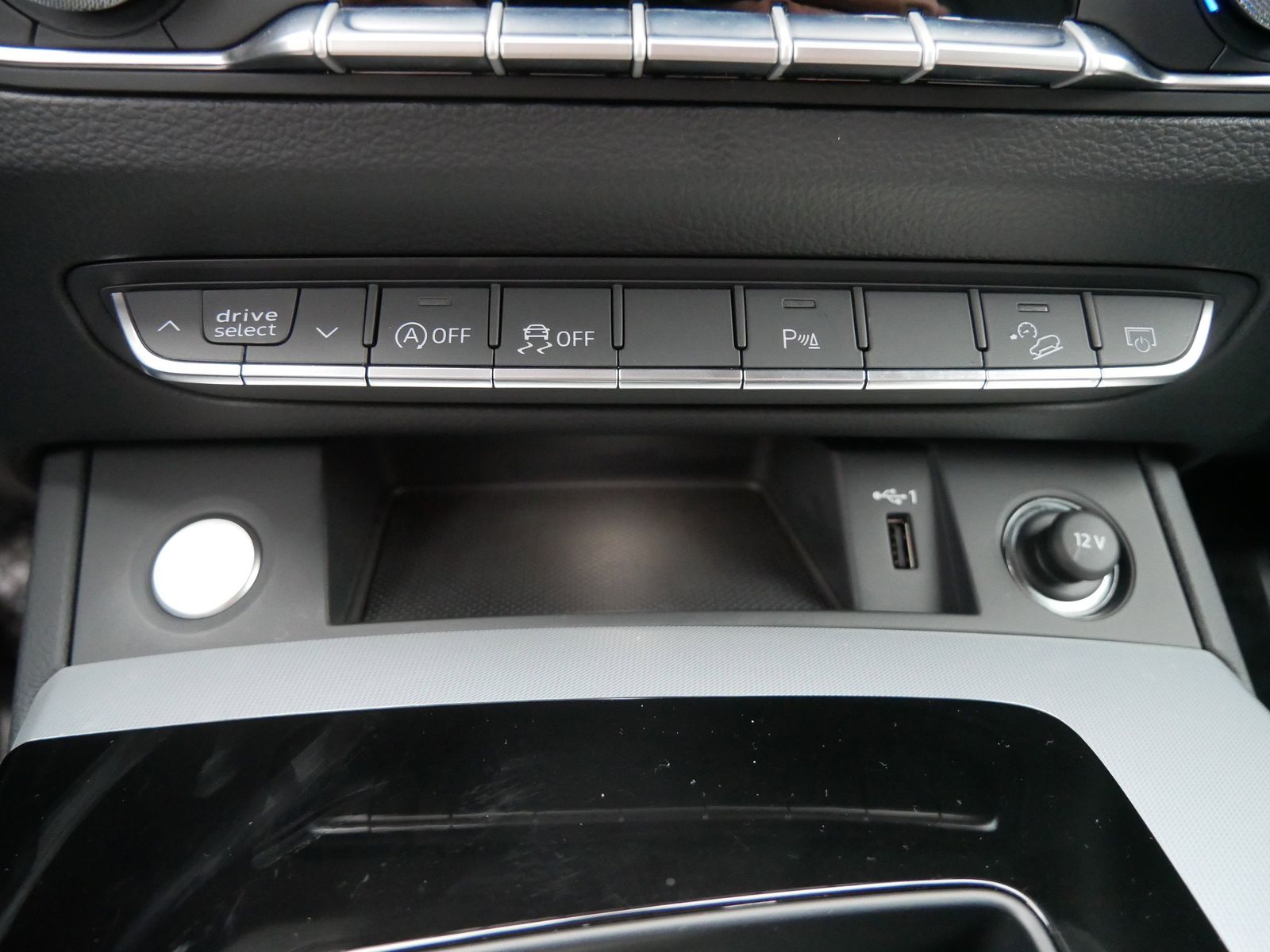 Thumbnail: 2025 Audi Q5 - 18