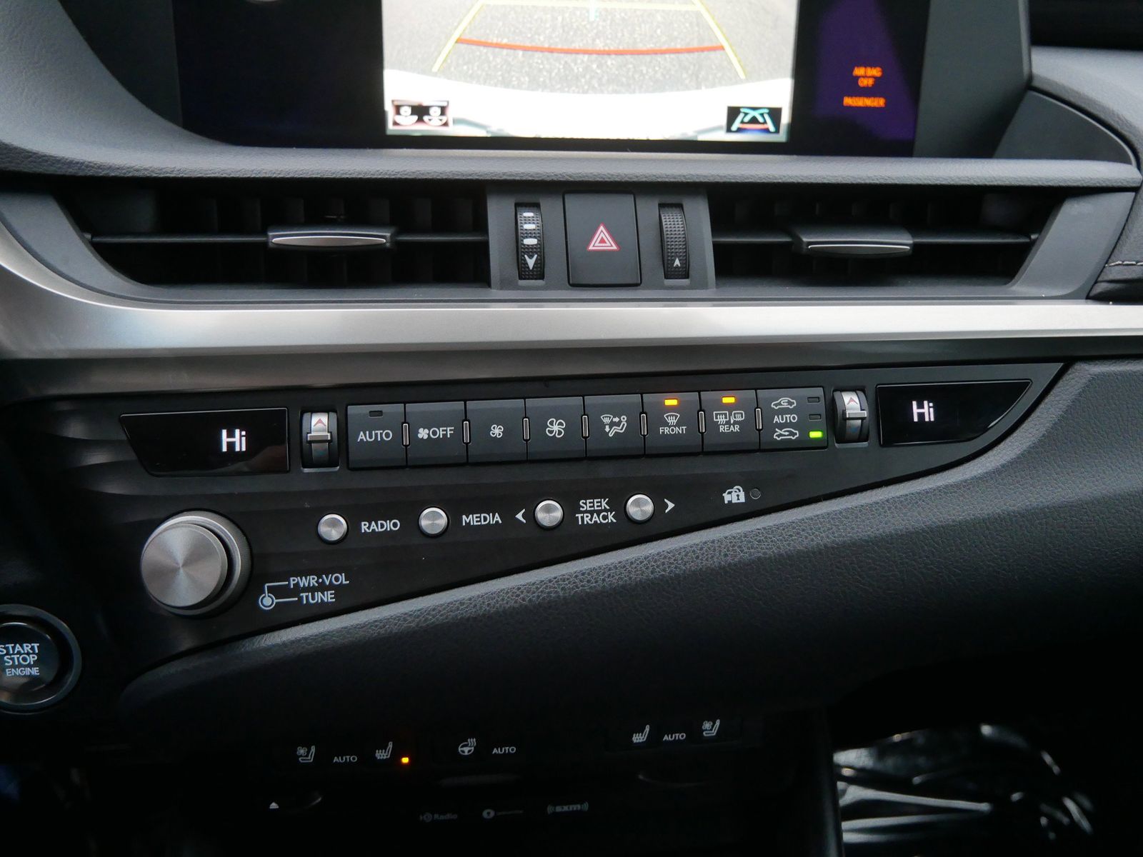 Thumbnail: 2021 Lexus ES - 19