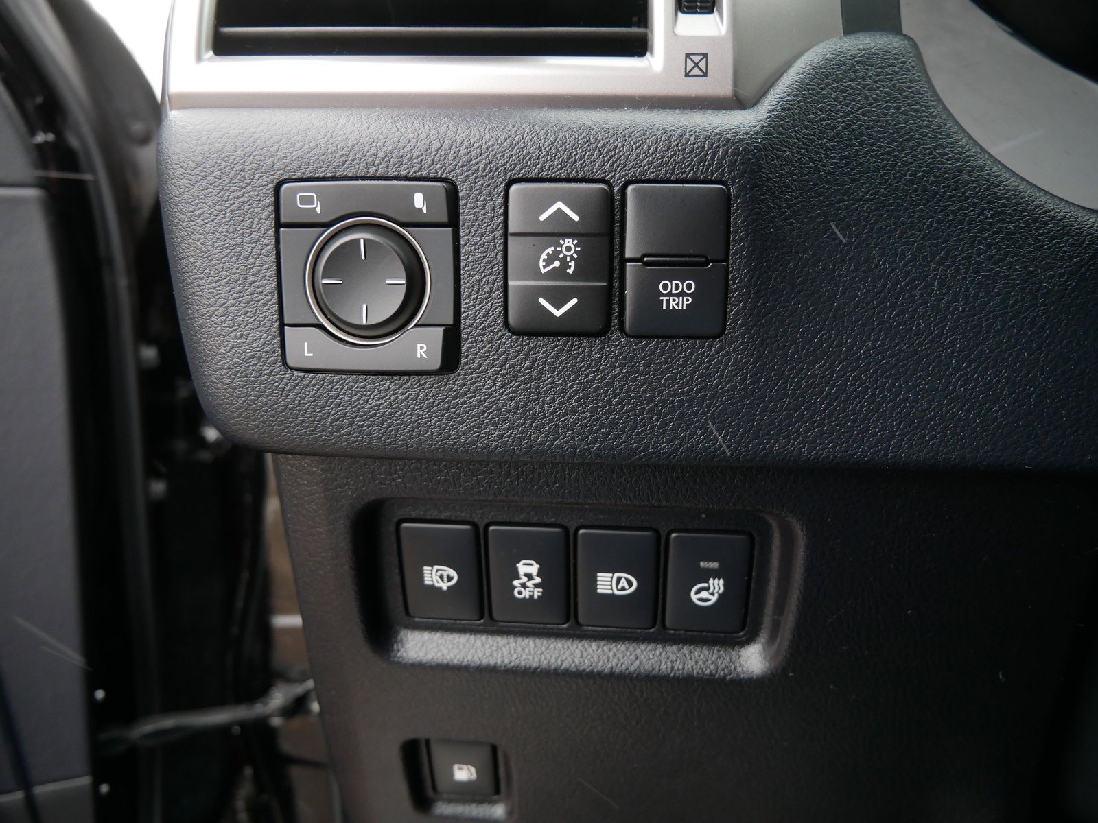 Thumbnail: 2023 Lexus GX - 25