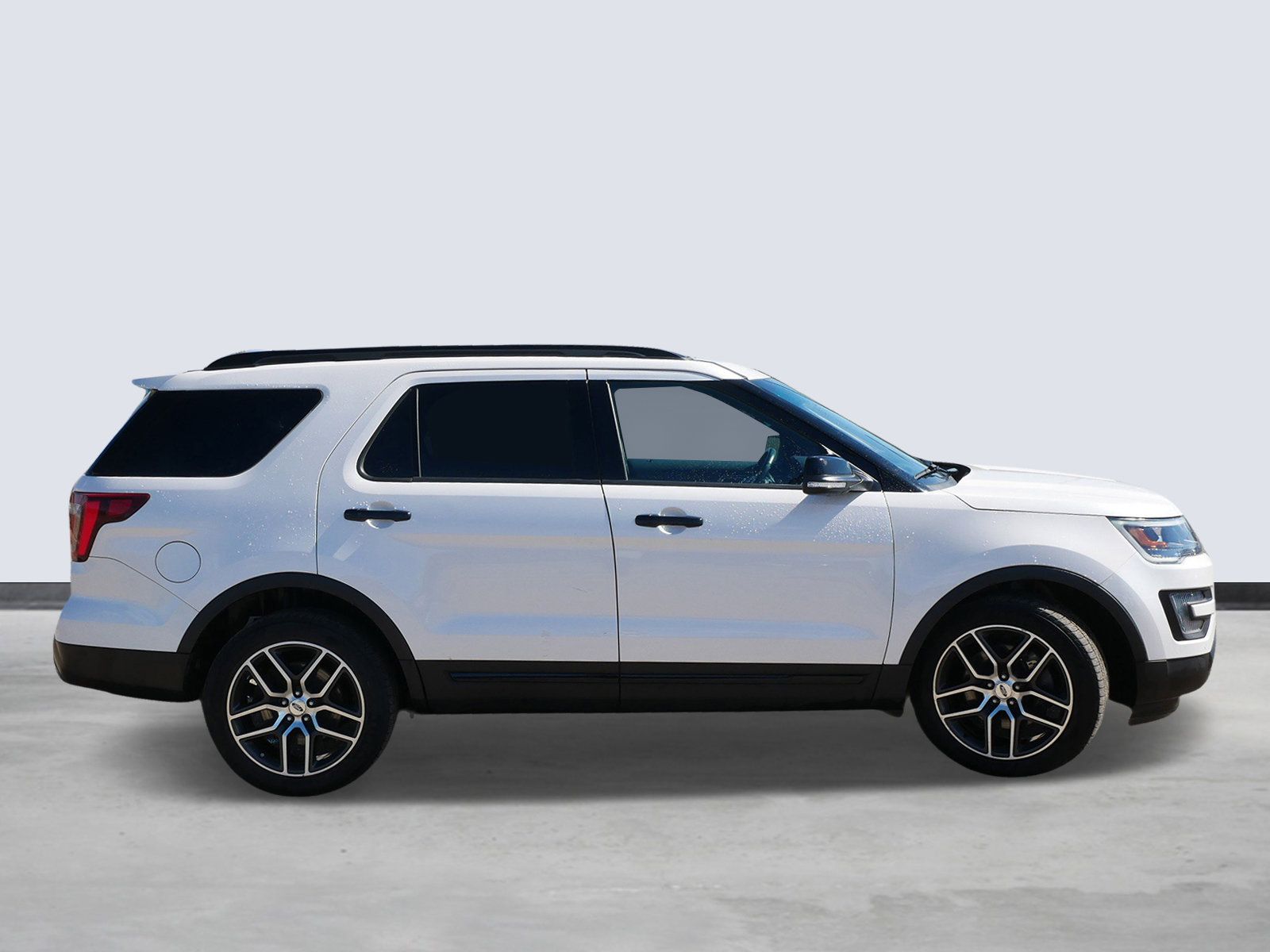 Thumbnail: 2016 Ford Explorer - 5