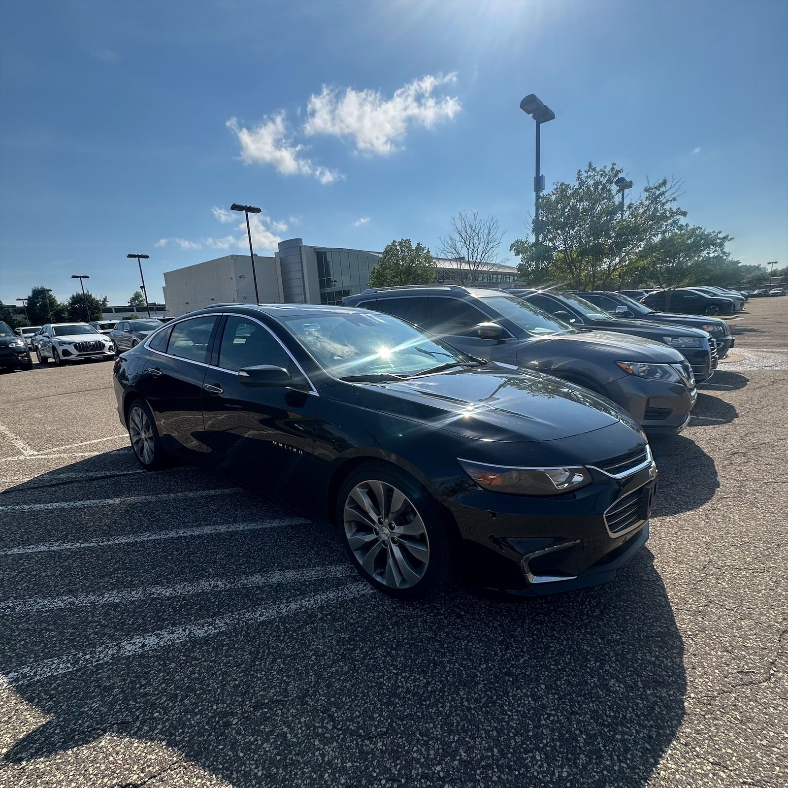 Thumbnail: 2017 Chevrolet Malibu - 2