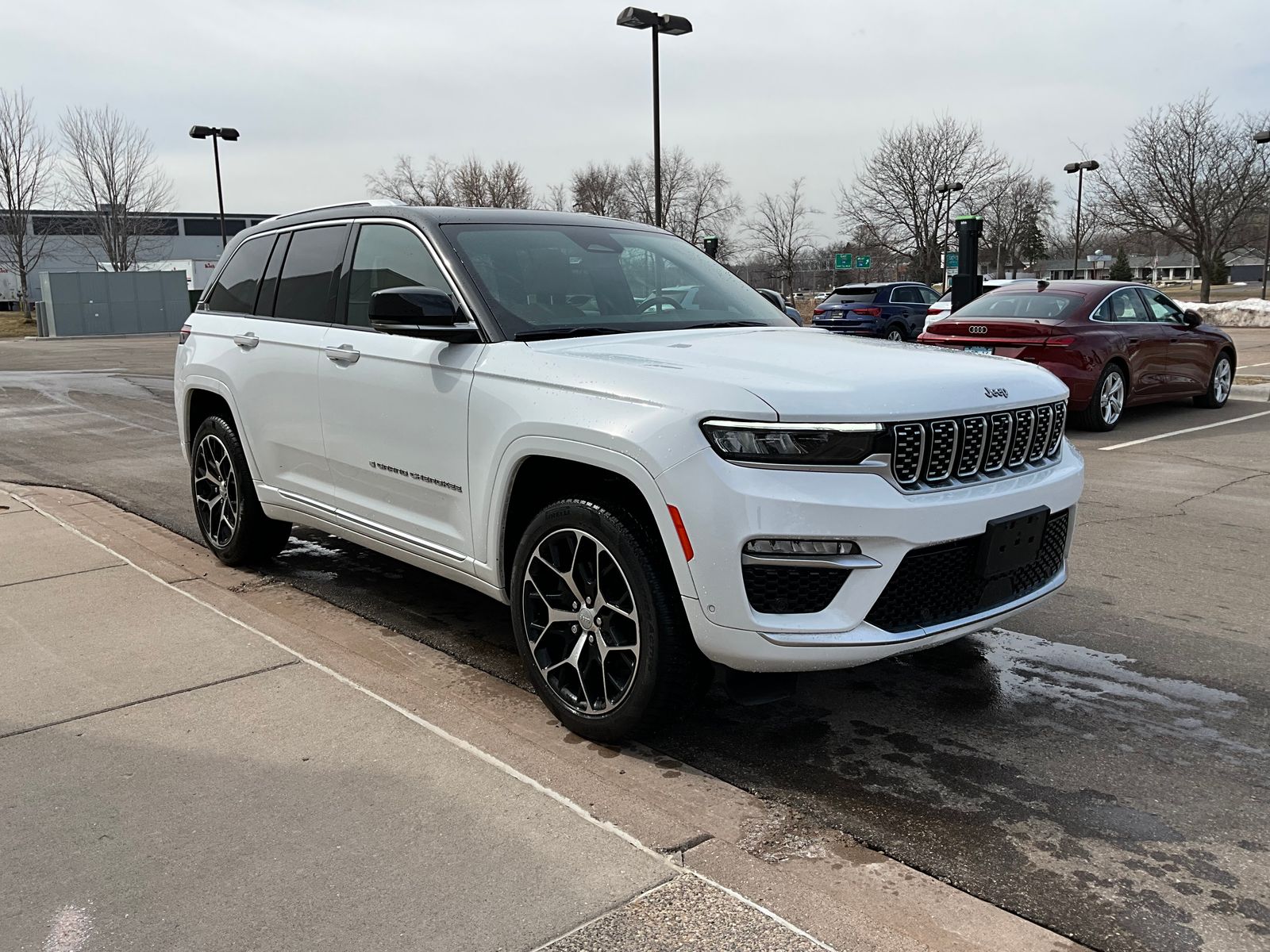 Thumbnail: 2022 Jeep Grand Cherokee - 7