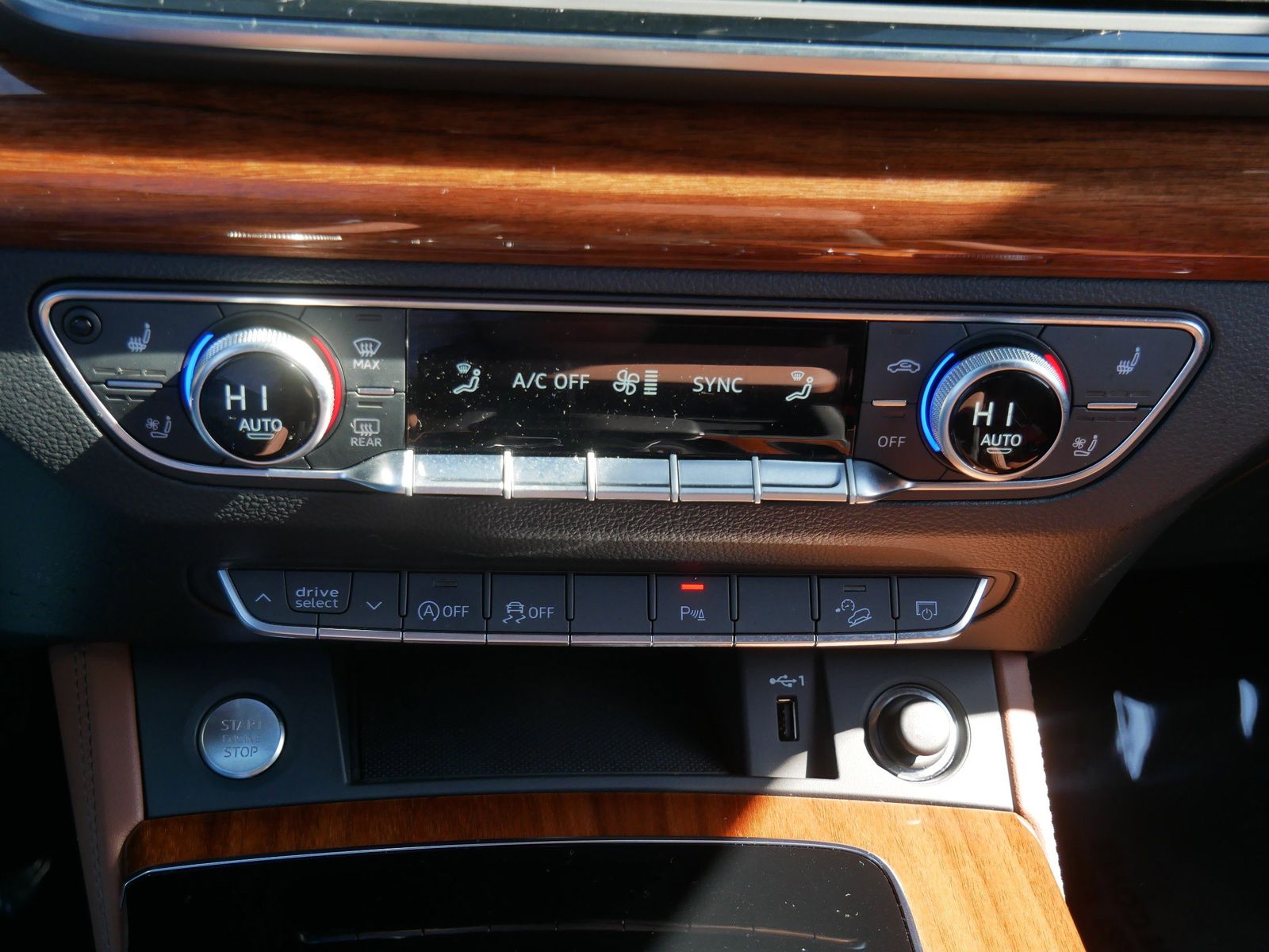 Thumbnail: 2023 Audi Q5 - 22