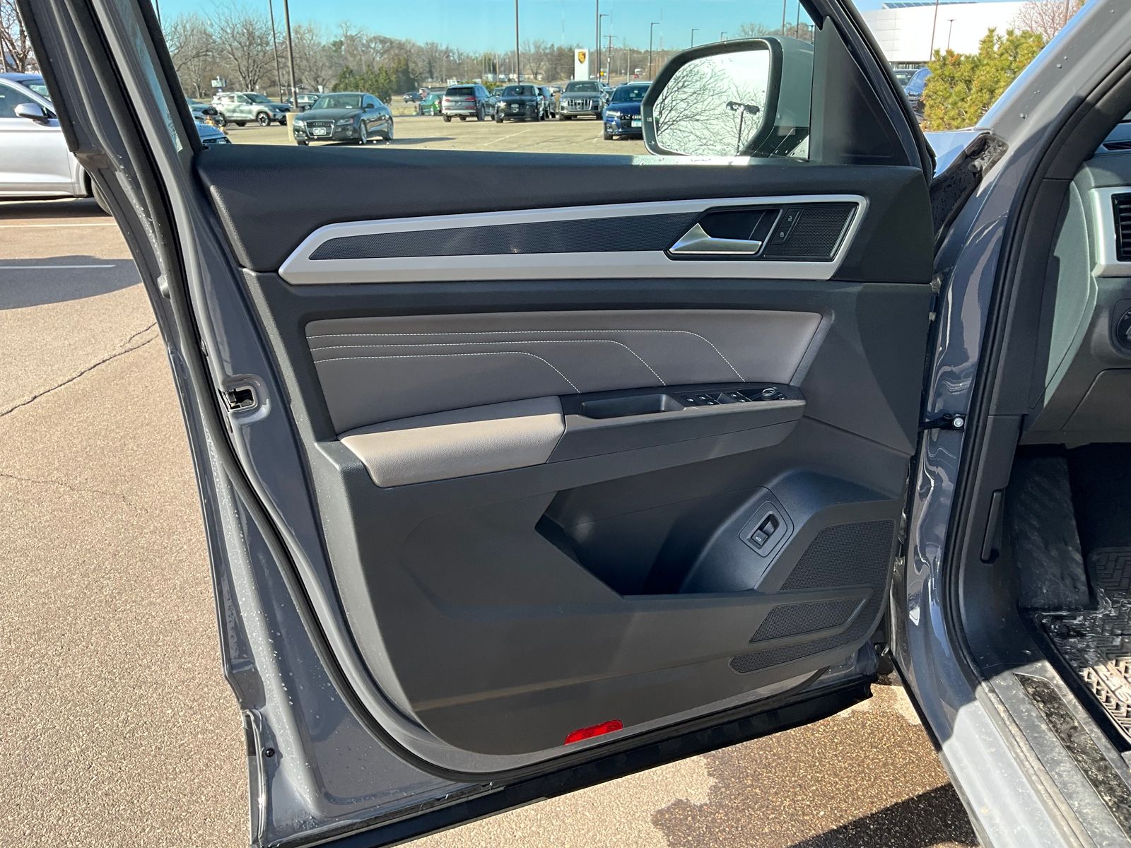 Thumbnail: 2022 Volkswagen Atlas - 10