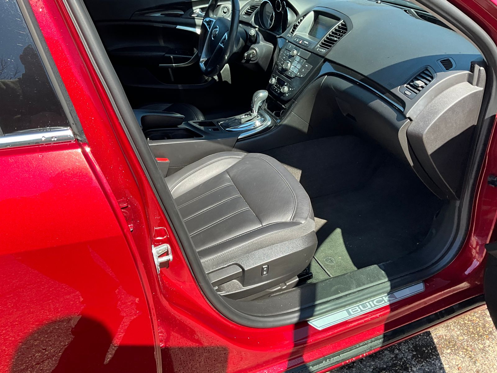 Thumbnail: 2012 Buick Regal - 13