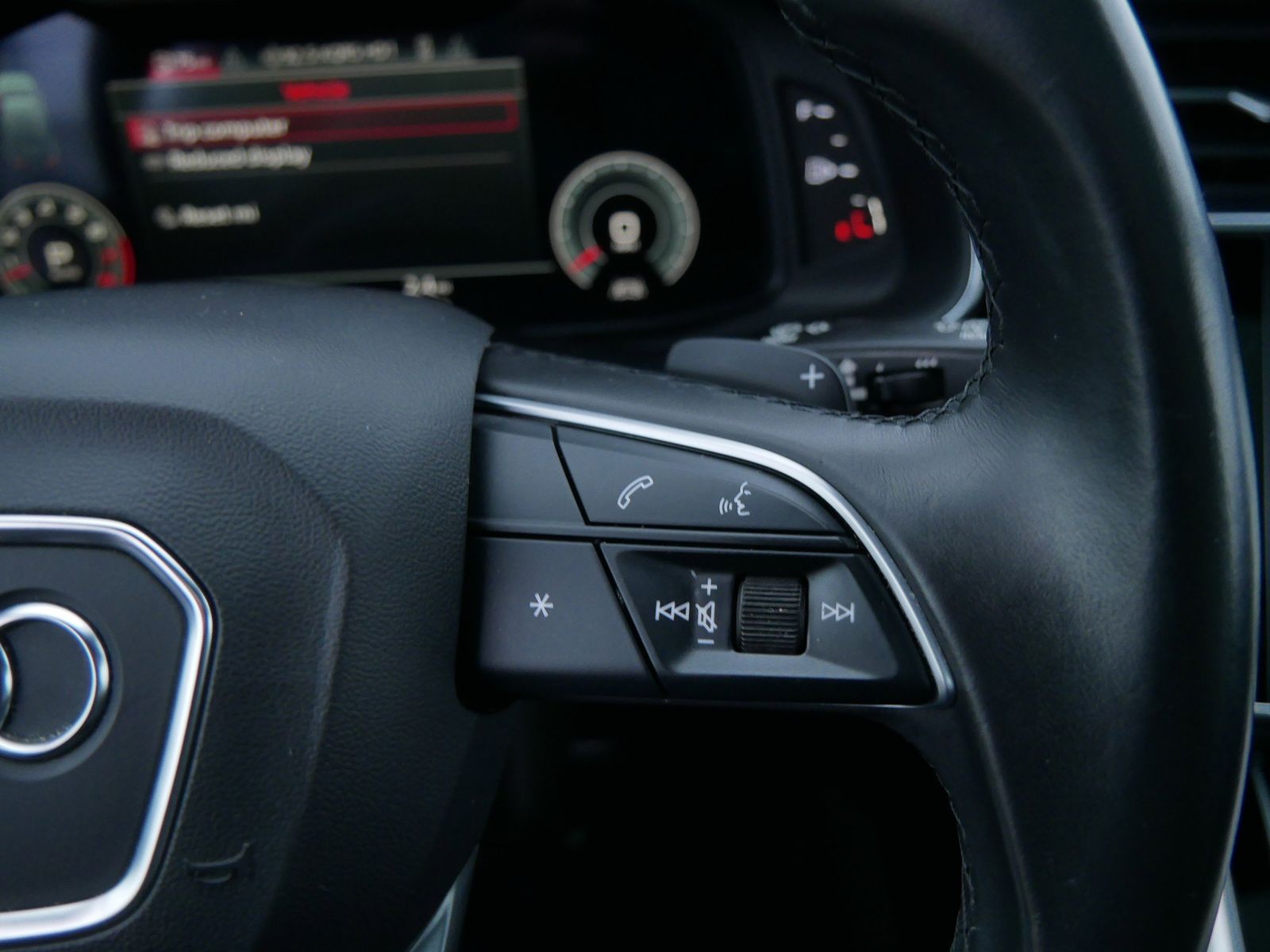 Thumbnail: 2021 Audi Q7 - 26