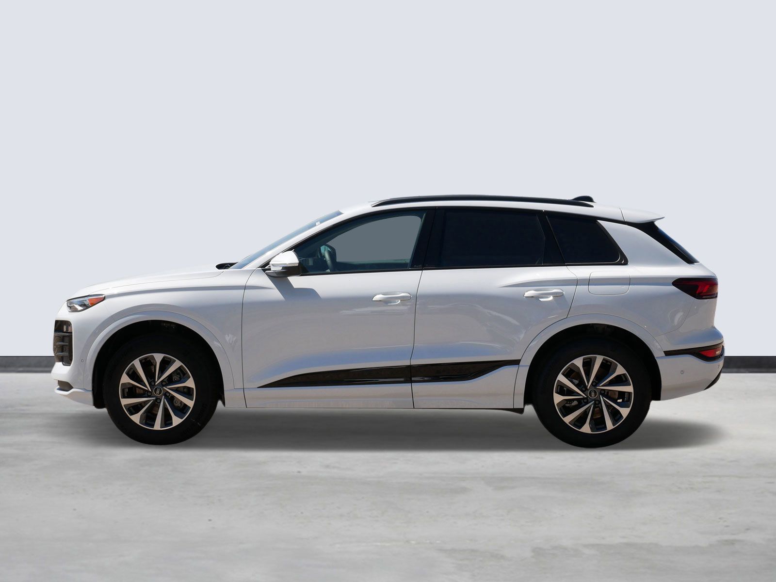 Thumbnail: 2025 Audi Q6 e-tron - 2