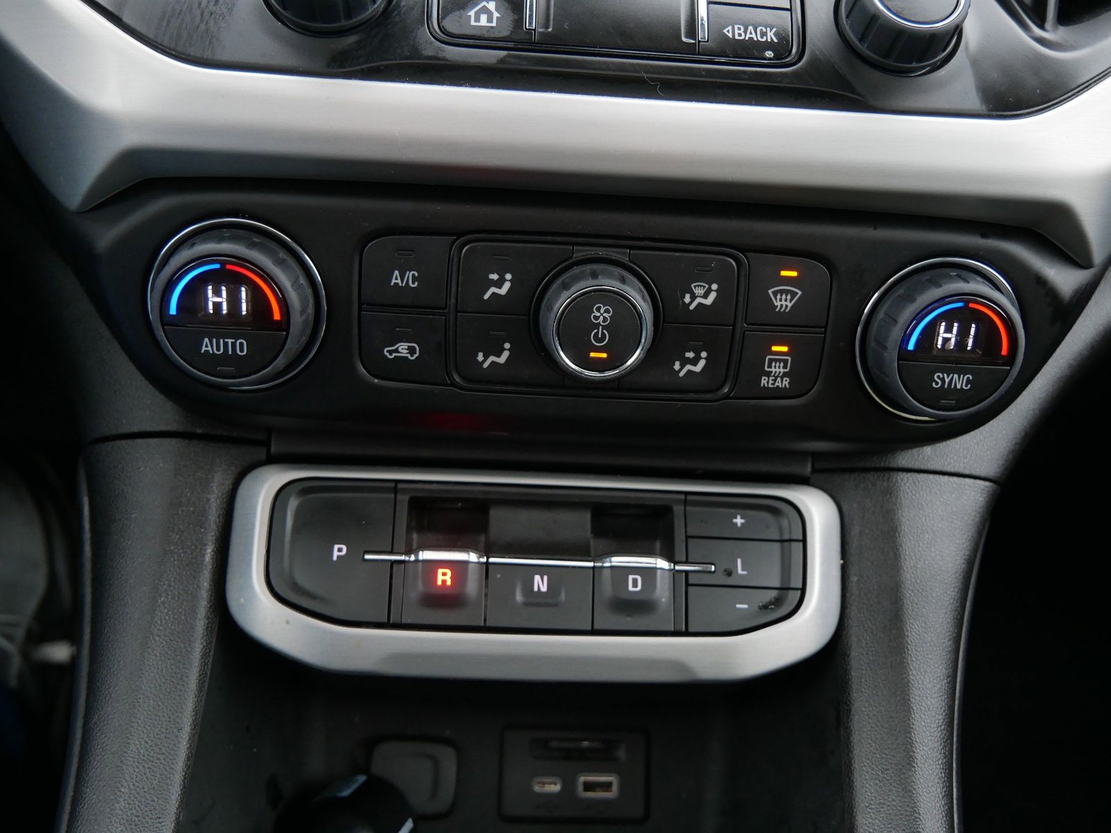 Thumbnail: 2023 GMC Acadia - 17