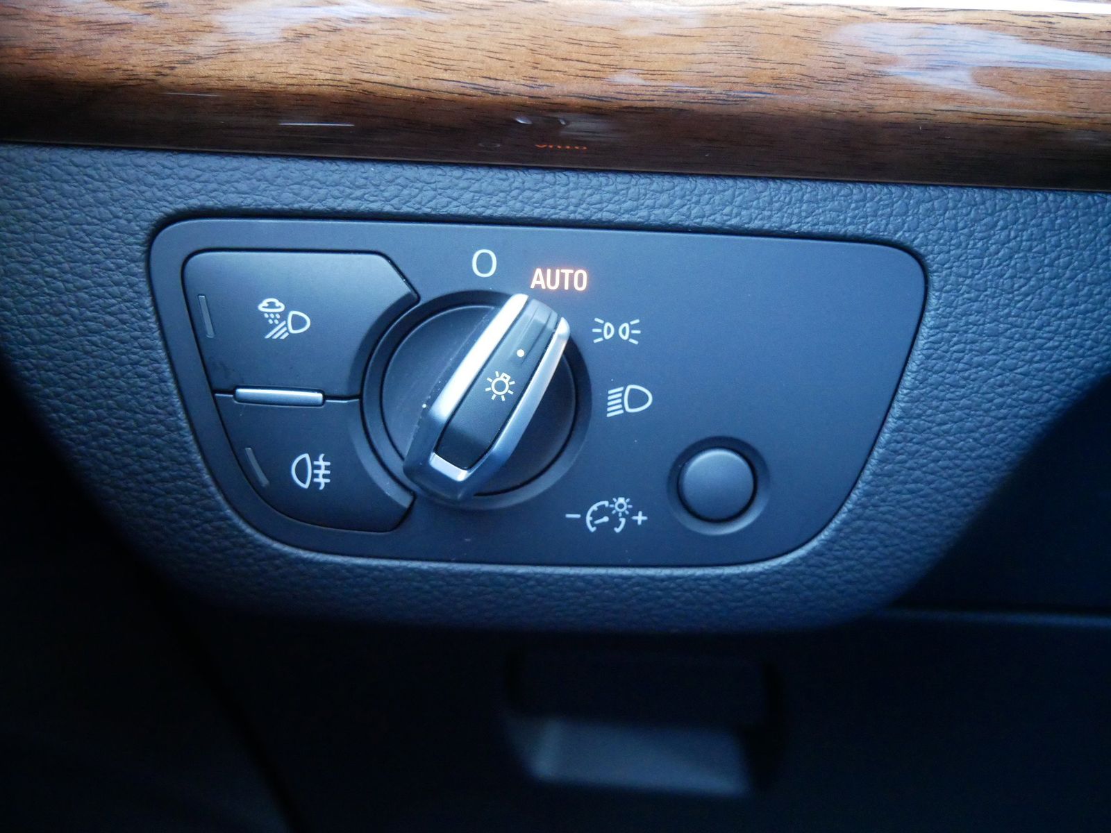 Thumbnail: 2023 Audi Q5 - 32