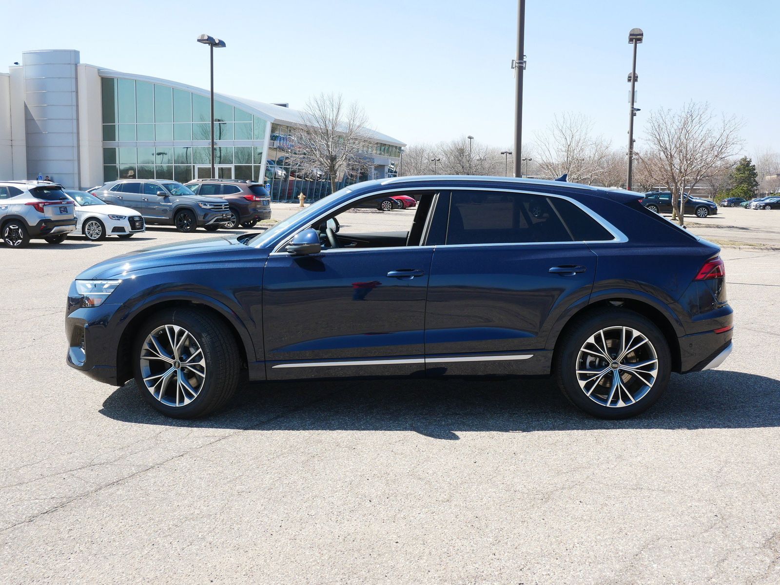 Thumbnail: 2026 Audi Q8 - 2