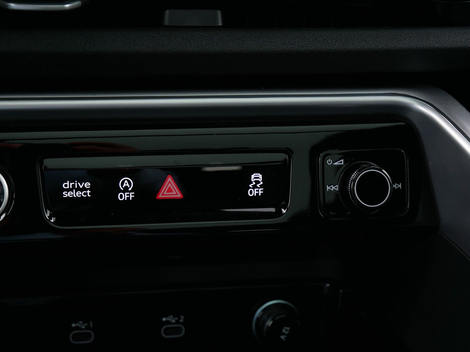 Thumbnail: 2025 Audi Q5 - 15