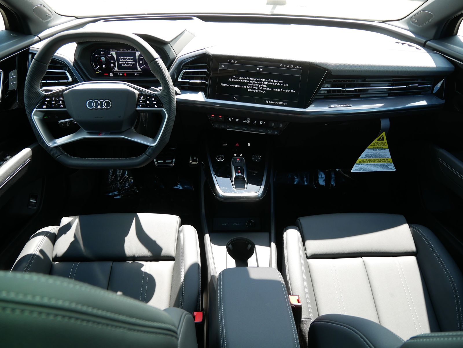 Thumbnail: 2025 Audi Q4 e-tron - 11