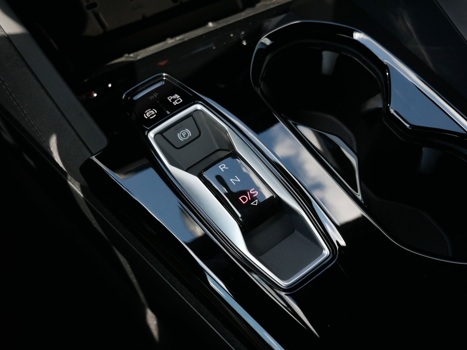 Thumbnail: 2026 Audi SQ5 - 22