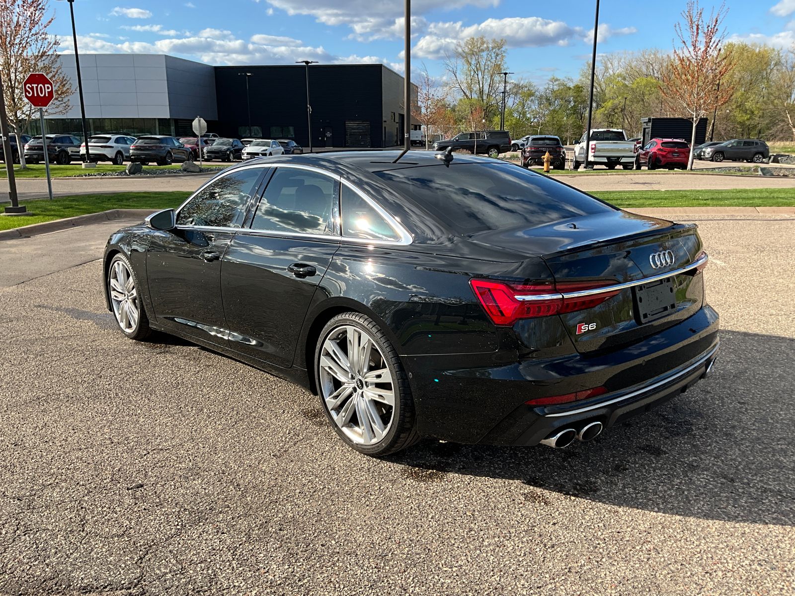 Thumbnail: 2022 Audi S6 - 8