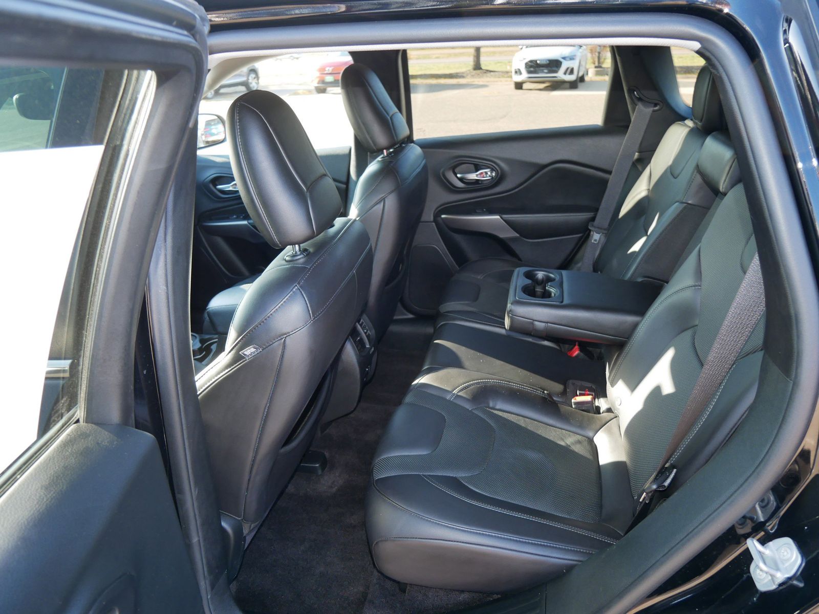 Thumbnail: 2019 Jeep Cherokee - 9