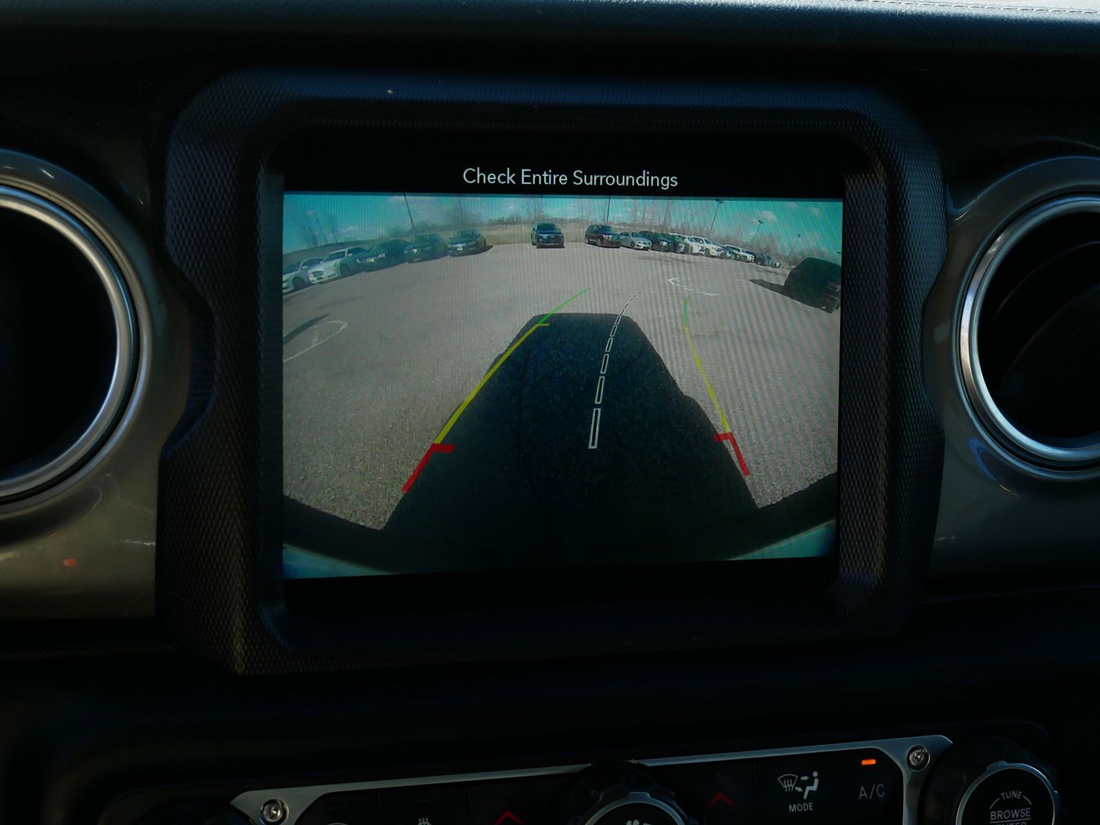 Thumbnail: 2018 Jeep Wrangler - 19