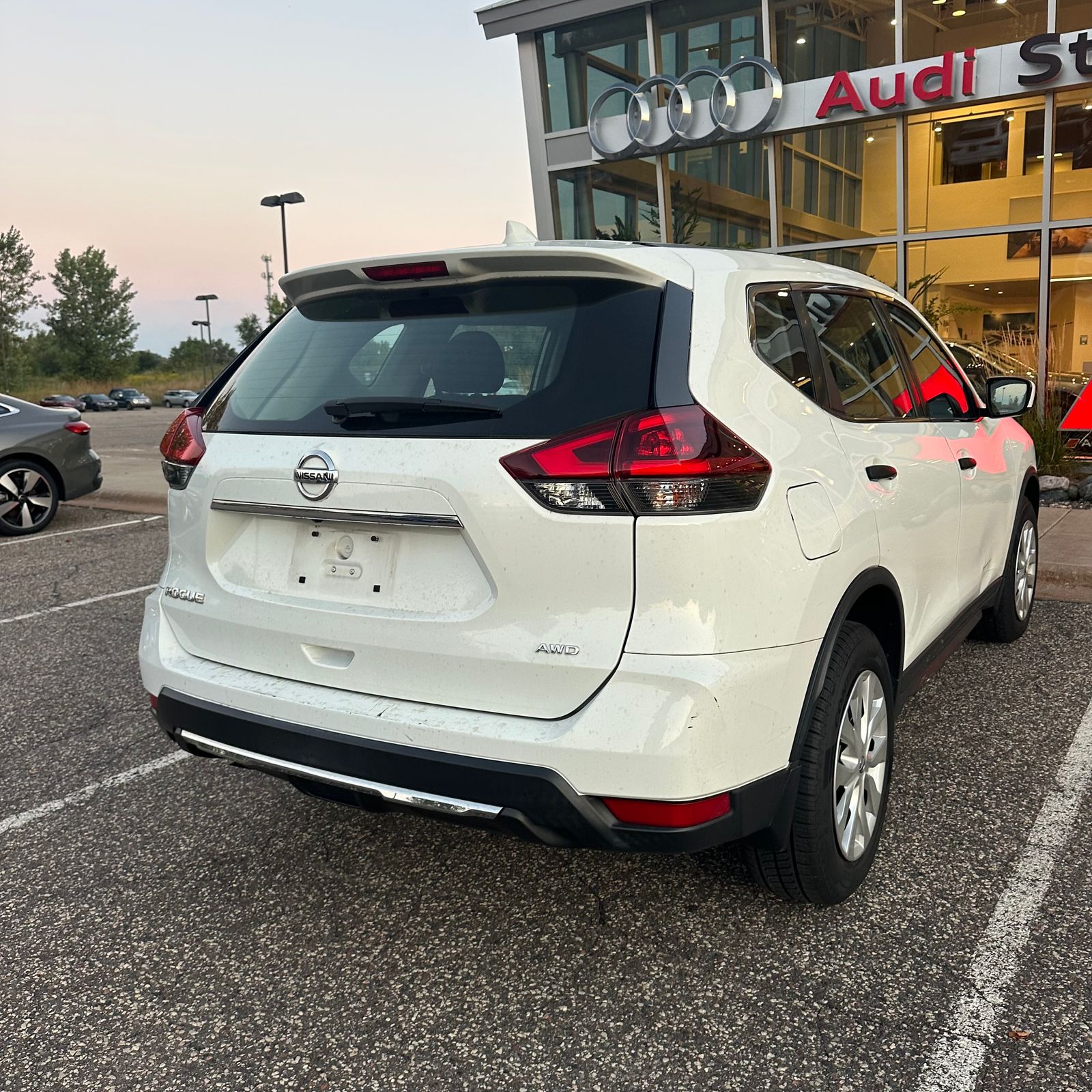 Thumbnail: 2019 Nissan Rogue - 3