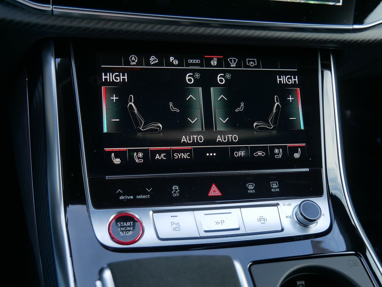 Thumbnail: 2026 Audi RS Q8 - 22