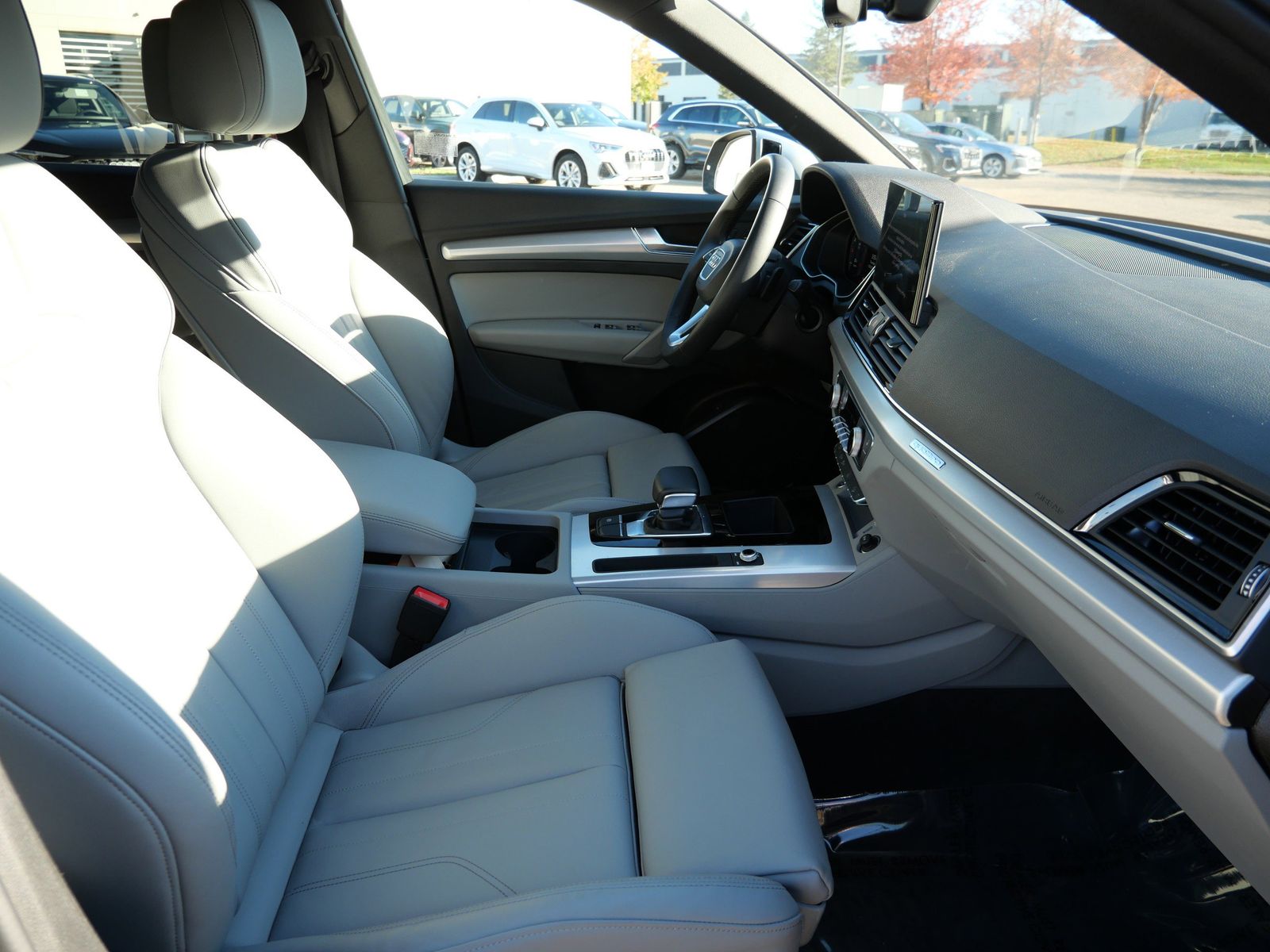 Thumbnail: 2025 Audi Q5 - 12