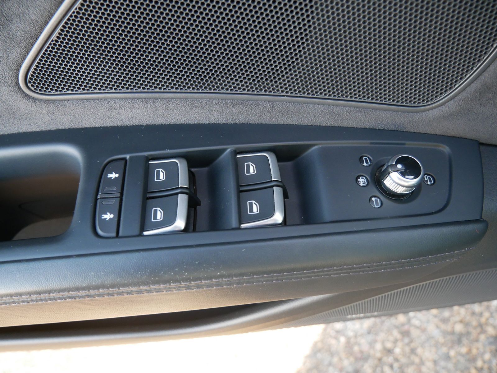 Thumbnail: 2017 Audi A8 - 14