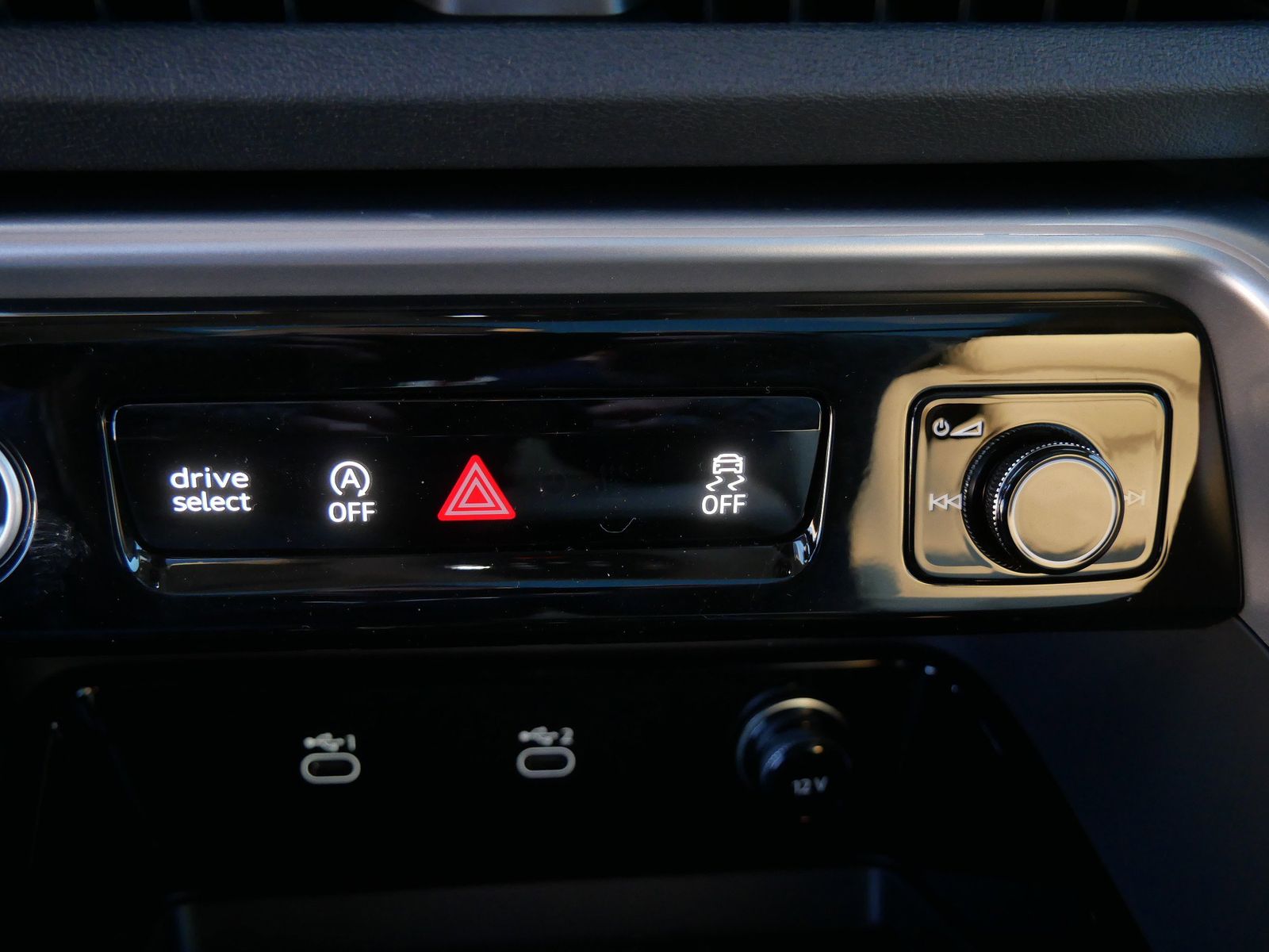 Thumbnail: 2025 Audi Q5 - 18