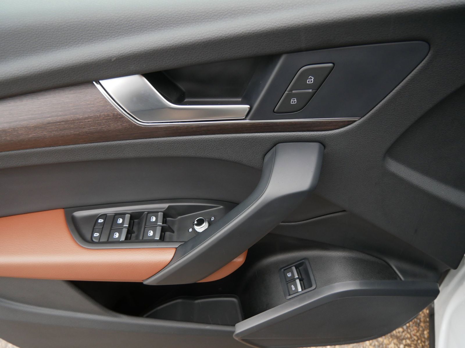 Thumbnail: 2025 Audi Q5 - 17