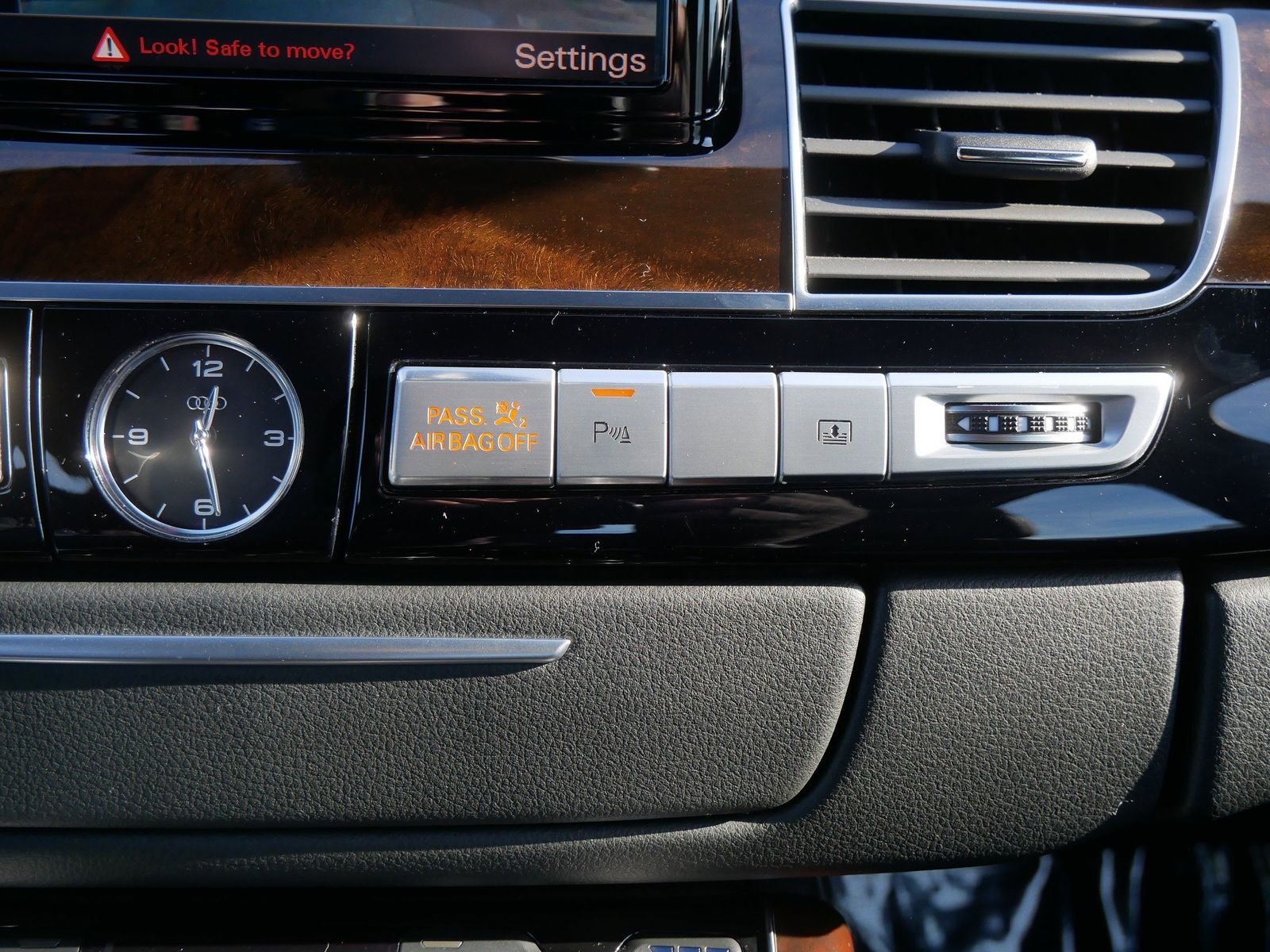 Thumbnail: 2017 Audi A8 - 22