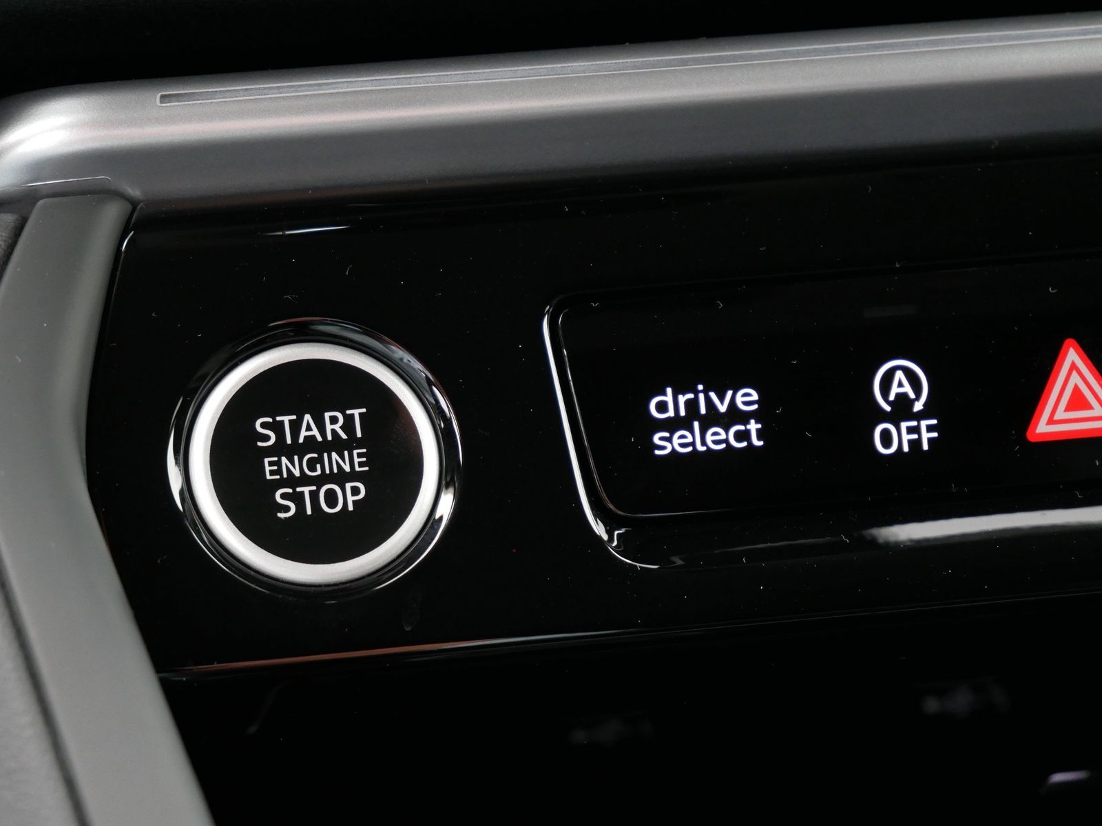 Thumbnail: 2025 Audi Q5 - 18