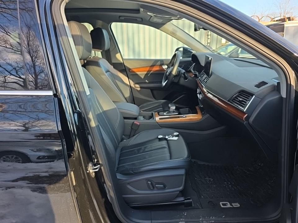 Thumbnail: 2023 Audi Q5 - 2