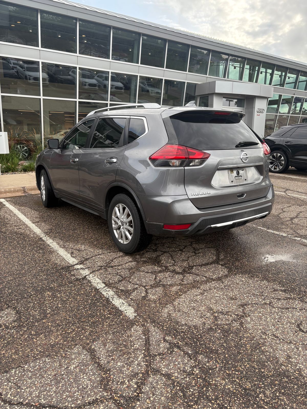 Thumbnail: 2017 Nissan Rogue - 4