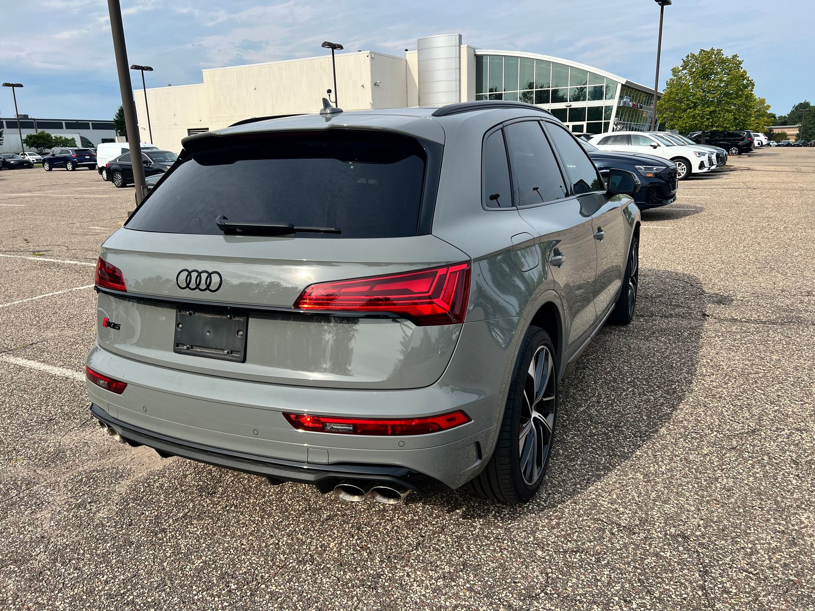 Thumbnail: 2022 Audi SQ5 - 3