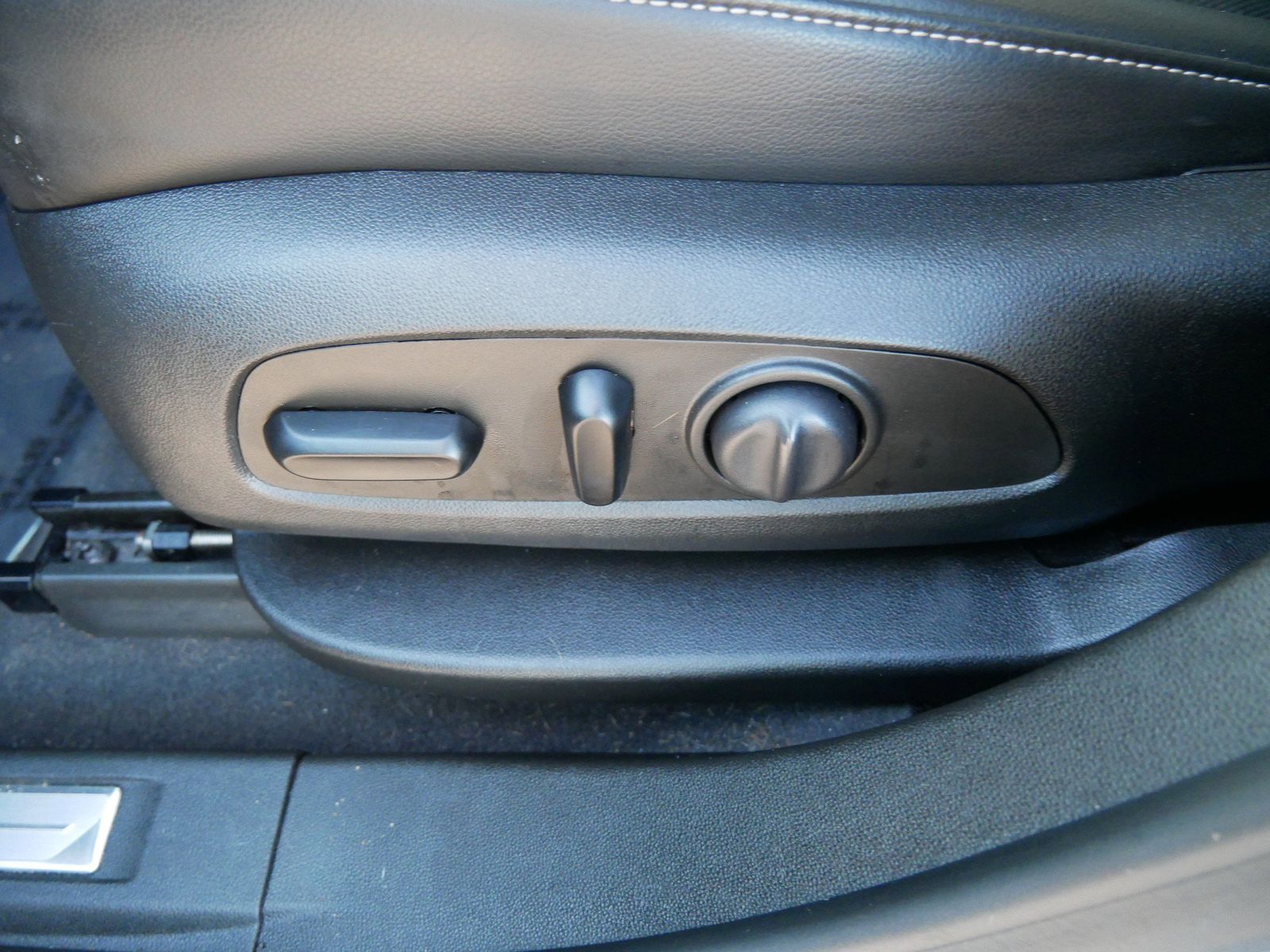 Thumbnail: 2023 GMC Acadia - 14