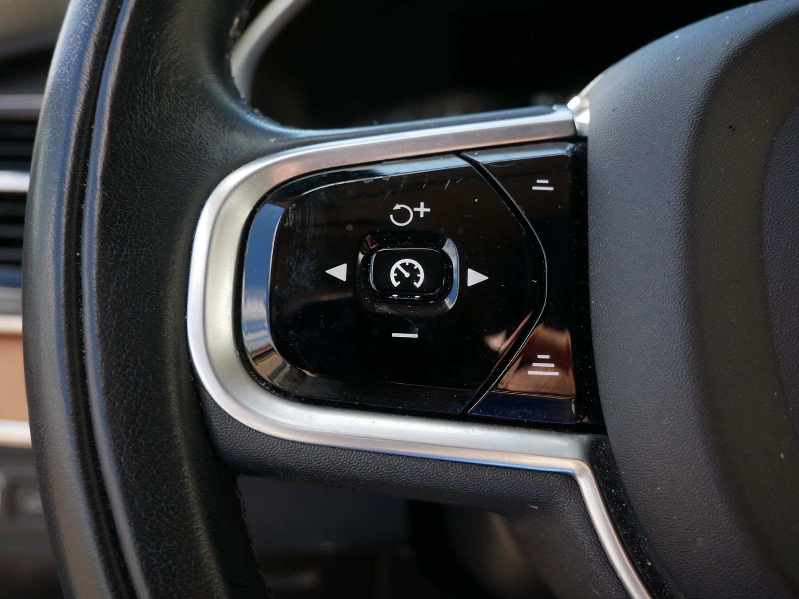 Thumbnail: 2021 Volvo XC90 - 21