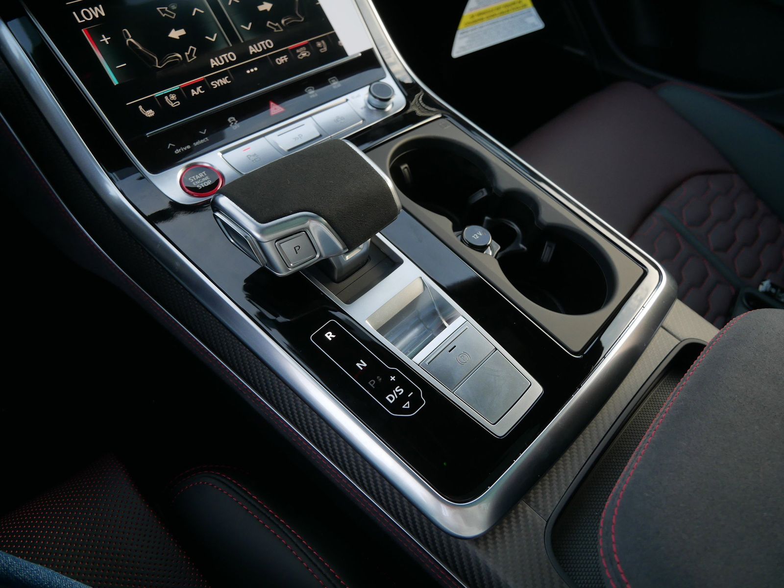 Thumbnail: 2026 Audi RS Q8 - 20