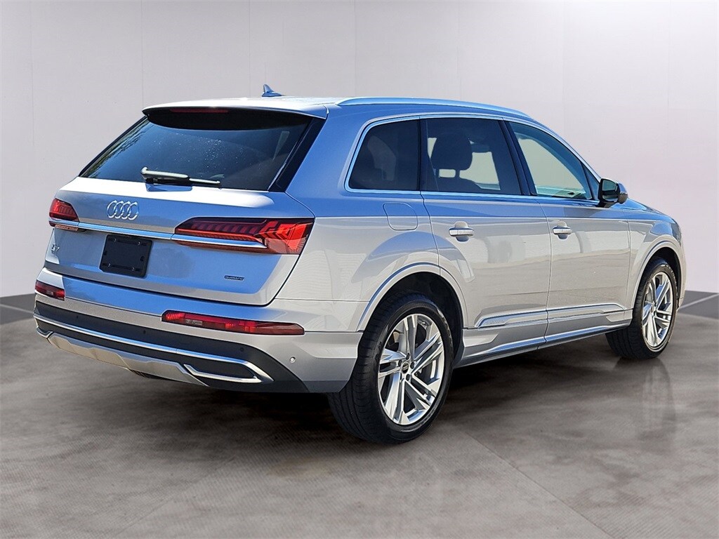 2022 Audi Q7 55 Premium Plus photo 4