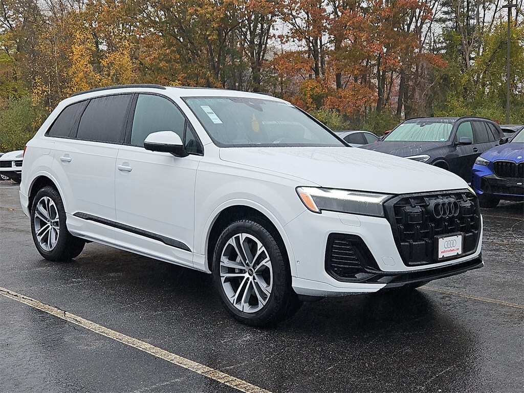 New 2026 Audi Q7 45 Premium SUV