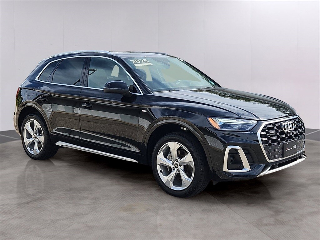 2025 Audi Q5 45 S line Premium Plus photo 3