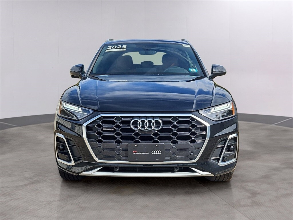 2025 Audi Q5 45 S line Premium Plus photo 2