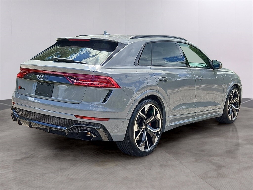 2024 Audi RS Q8 photo 3