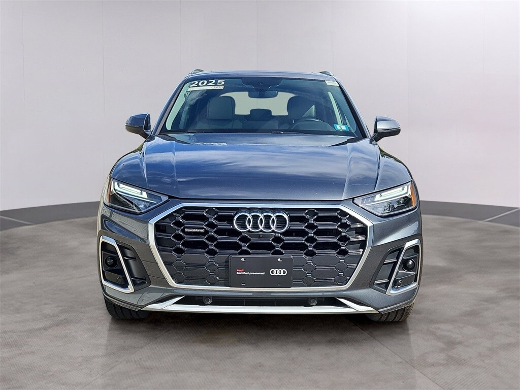 2025 Audi Q5 45 S line Premium Plus photo 2