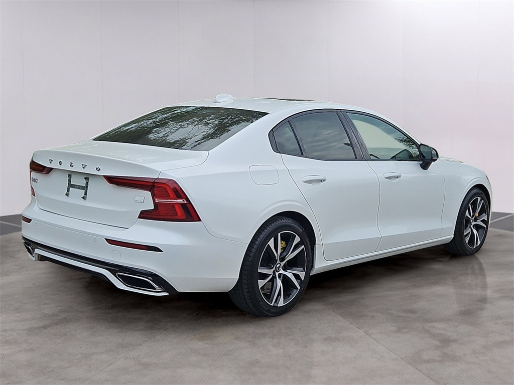 Used 2022 Volvo S60 Recharge Plug-In Hybrid T8 R-Design Expression Sedan