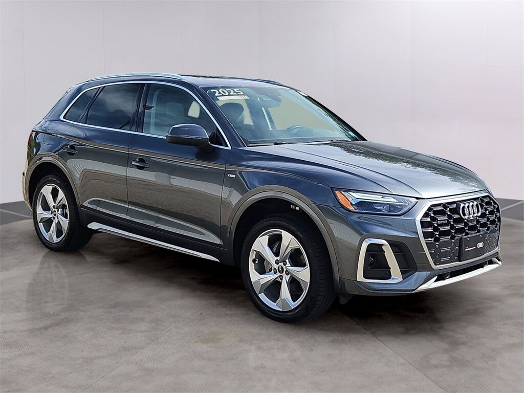 2025 Audi Q5 45 S line Premium Plus photo 3