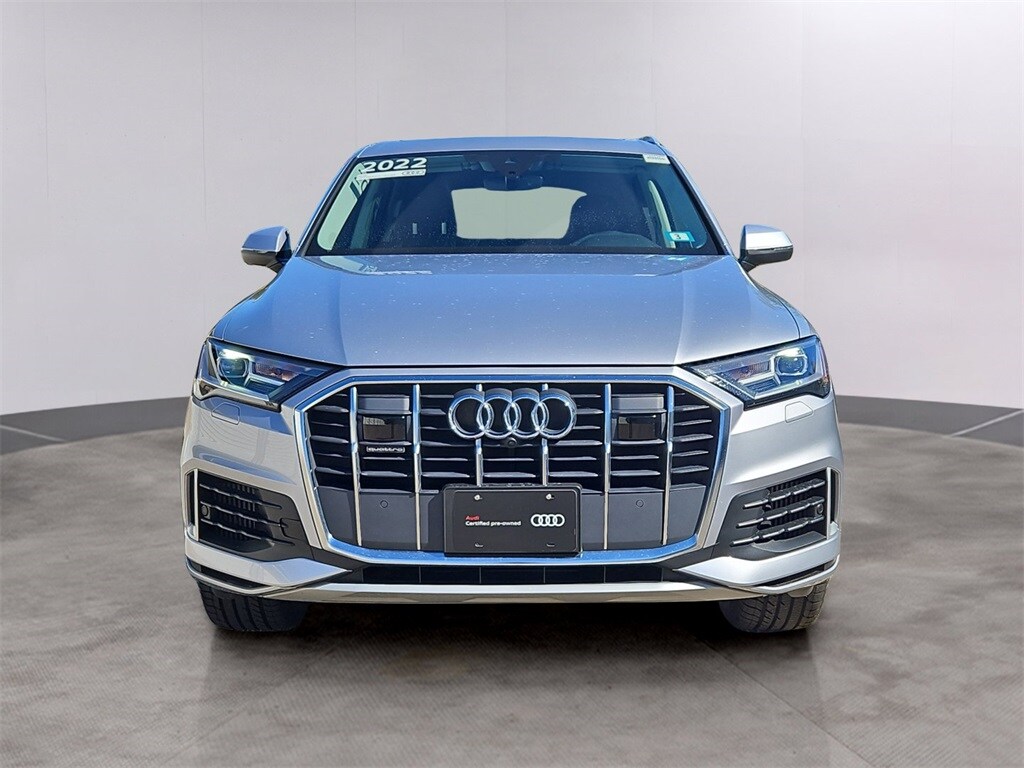 2022 Audi Q7 55 Premium Plus photo 2