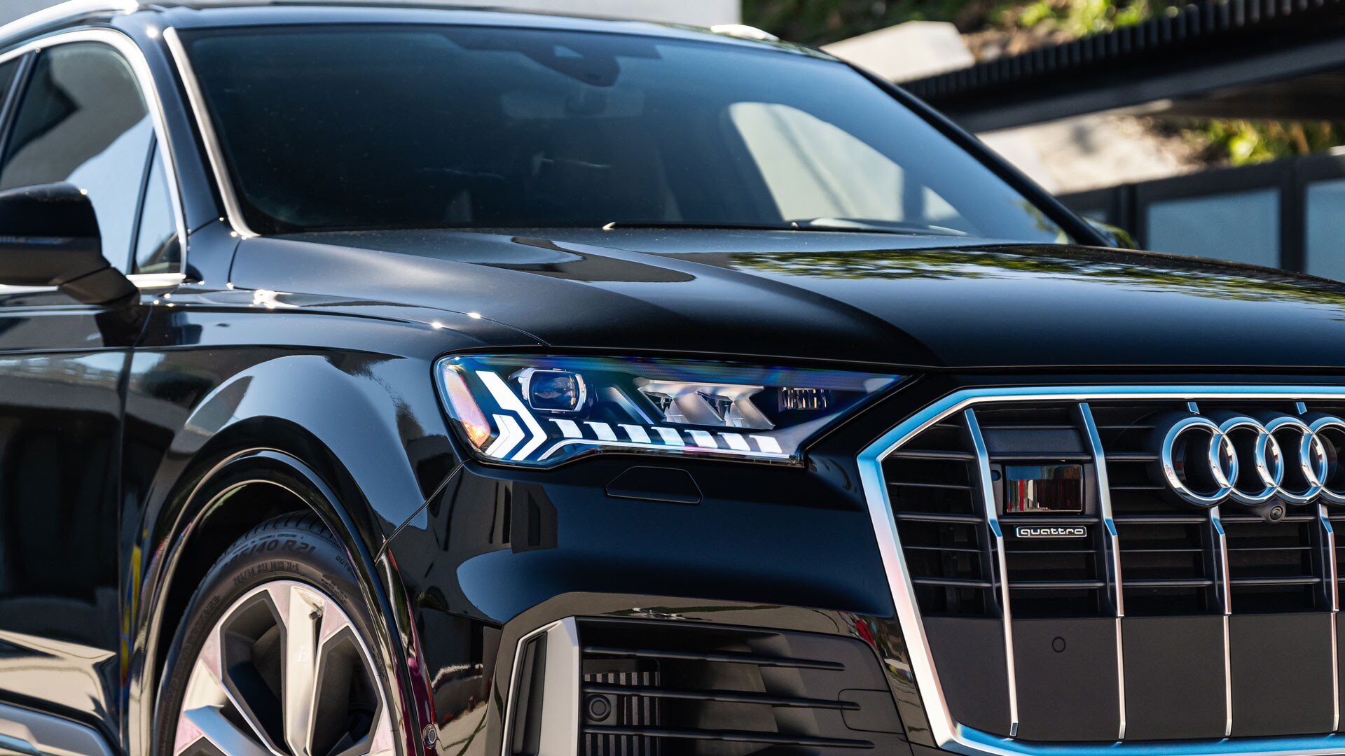 exterior of audi q7