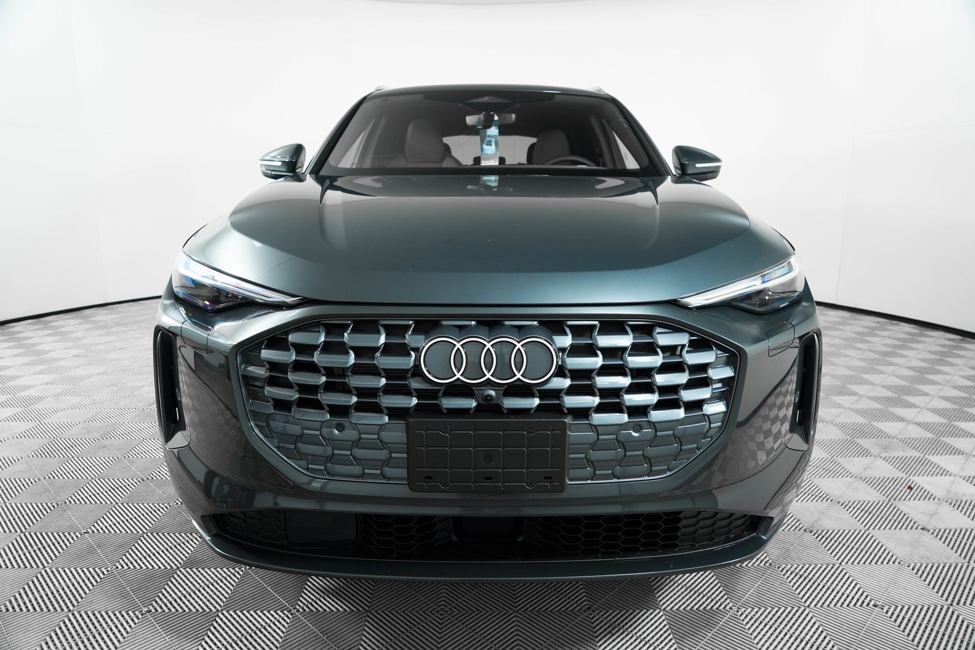 2025 Audi Q5 2.0T Premium Plus photo 2