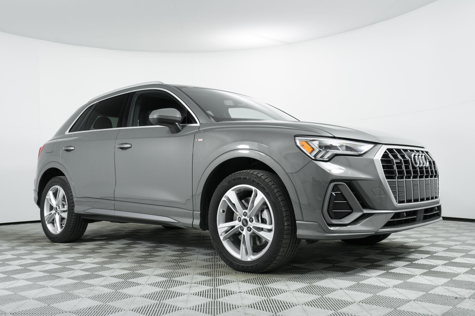 2024 Audi Q3 S Line Premium's photo